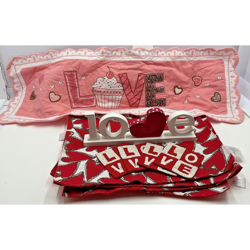 Valentine's Day Table Runner & Placemat Set Quilted Hearts
